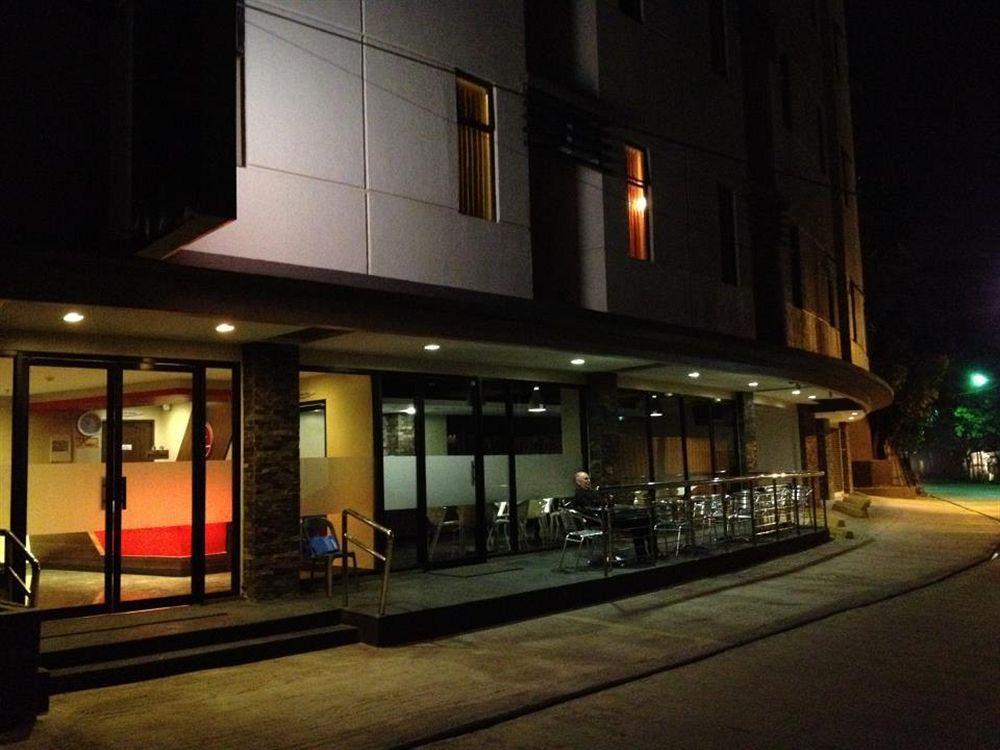Express Inn Mactan Lapu-Lapu City Zewnętrze zdjęcie