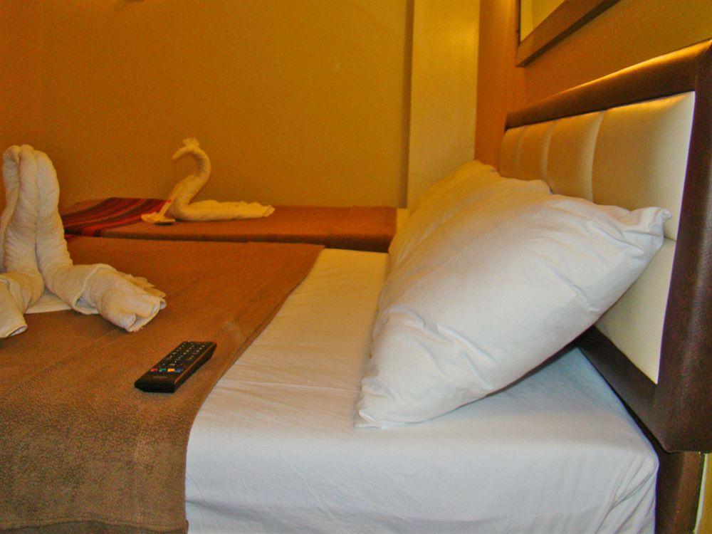 Express Inn Mactan Lapu-Lapu City Zewnętrze zdjęcie