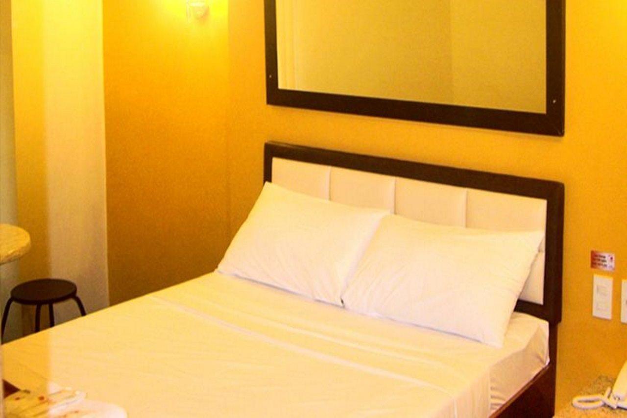 Express Inn Mactan Lapu-Lapu City Zewnętrze zdjęcie